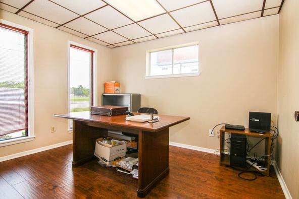 1017 W South St, Alvin, TX 77511
